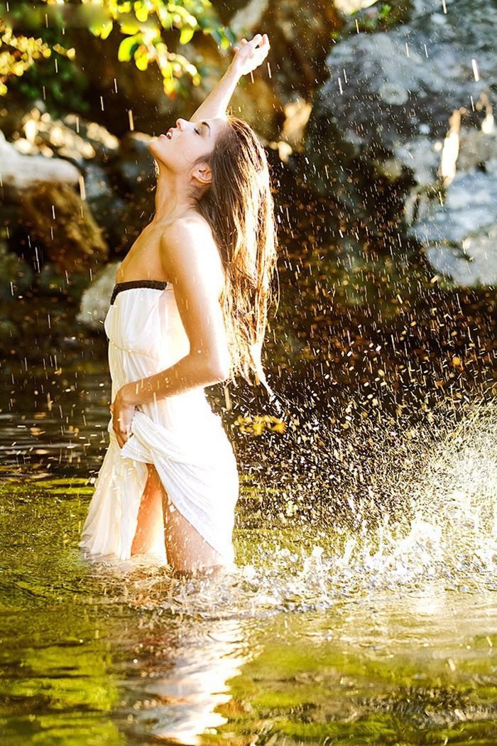 Marie Avgeropoulos in Hachioji