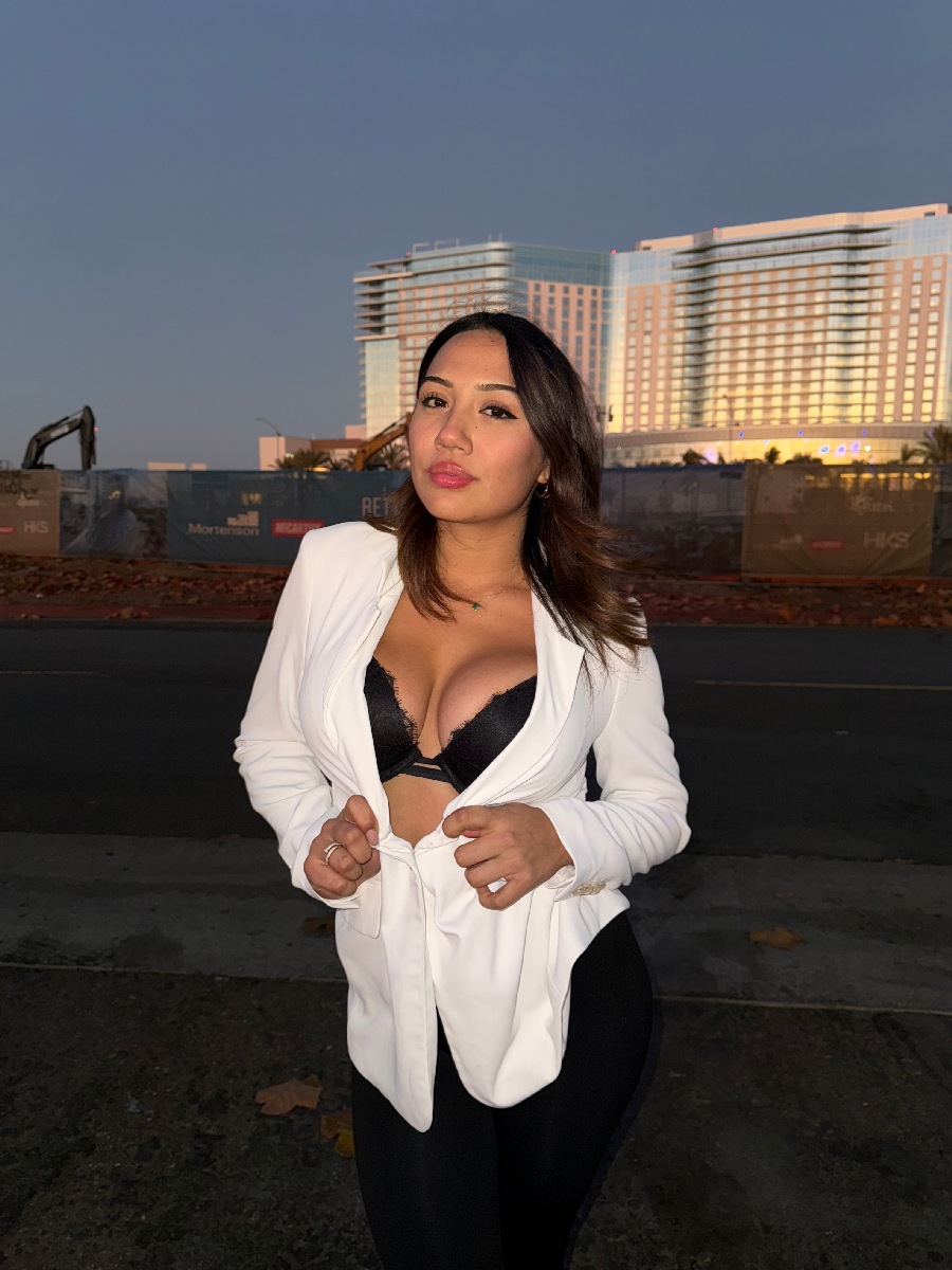 Take a pause and enjoy Ali Cruz — streaming from Hachioji