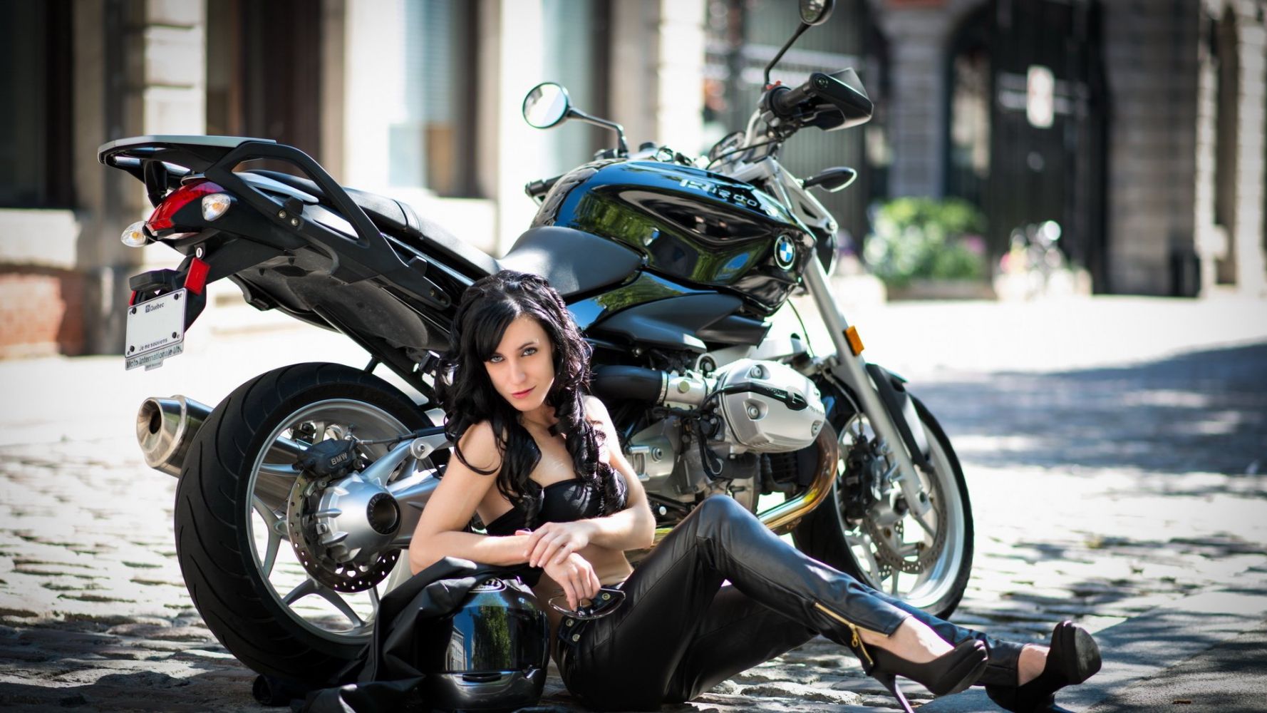 European women on bikes in Hachioji