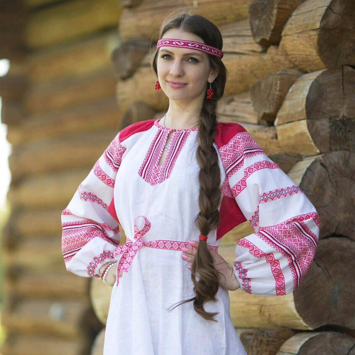 Girls in Slavic costumes in Hachioji