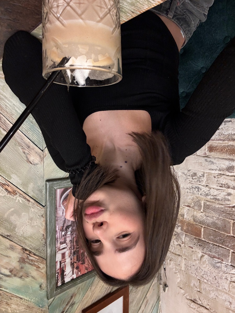 Fresh photos, fresh mood — Tina online in Hachioji